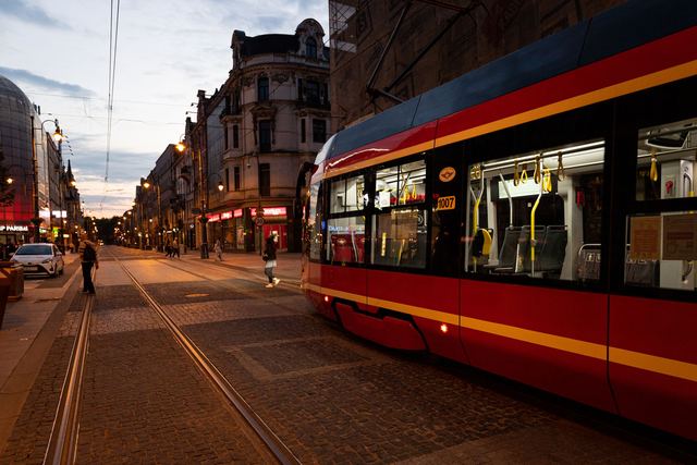 L'employeur rembourse la moitié de l'abonnement de transport, temps partiel compris L'employeur rembourse la moitié de l'abonnement de transport, temps partiel compris